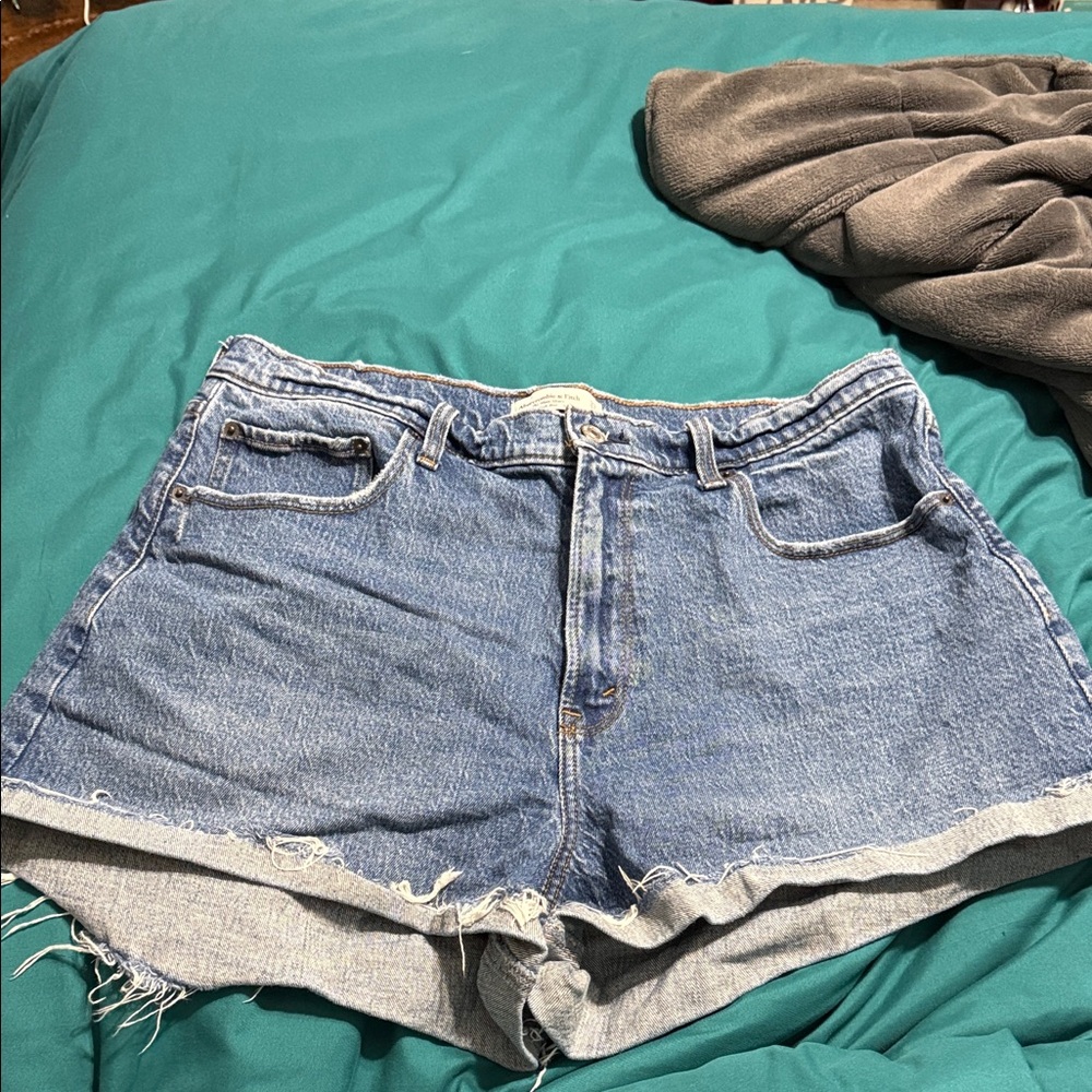 Abercrombie & Fitch Light Wash Denim Cutoff Shorts